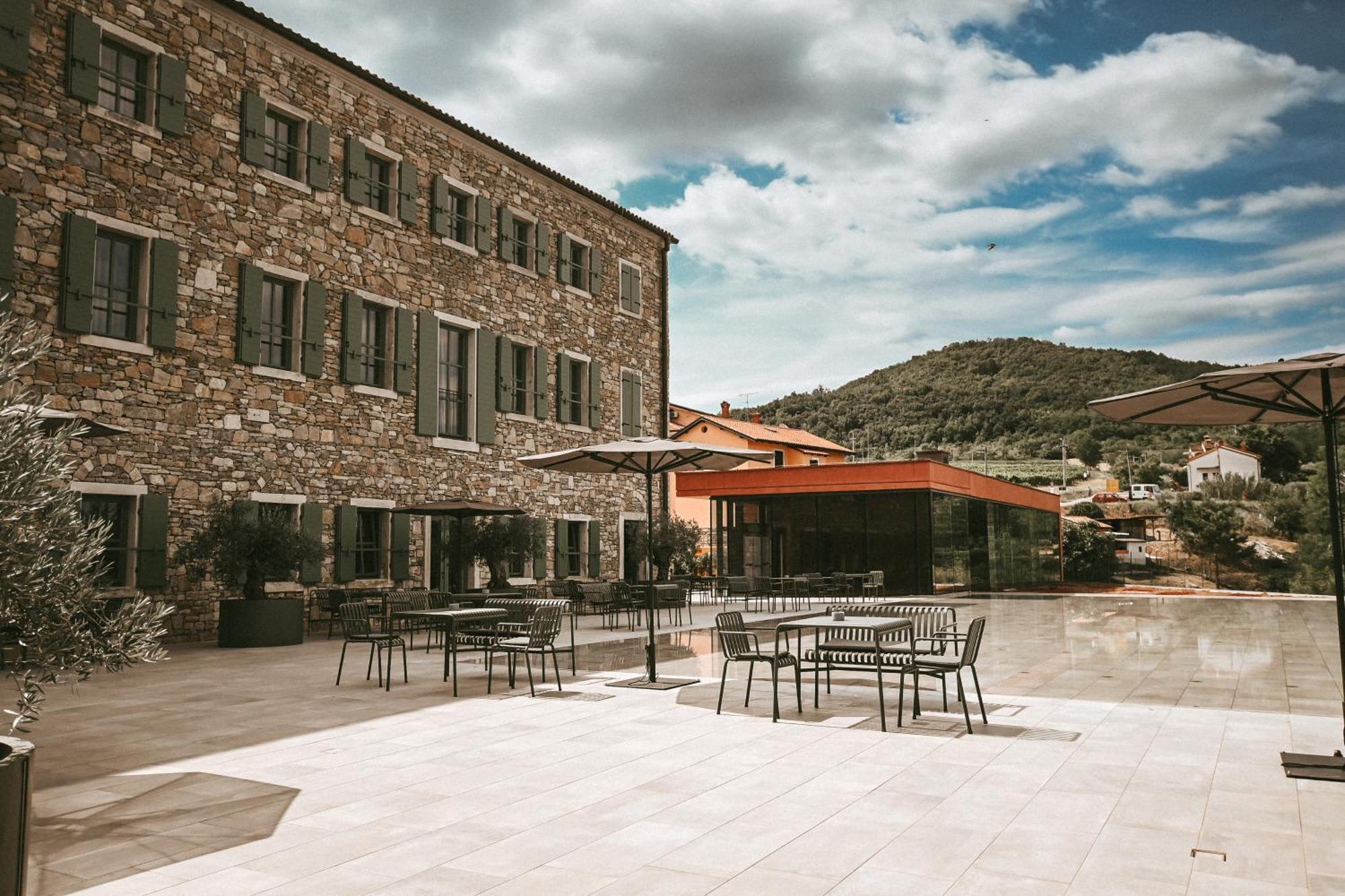 Winery & Design Hotel Roxanich Мотовун Экстерьер фото